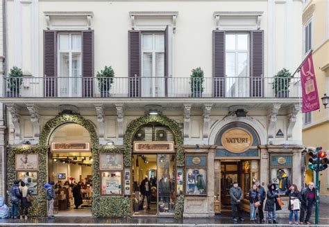 louis vuitton roma via del corso|via del corso shopping.